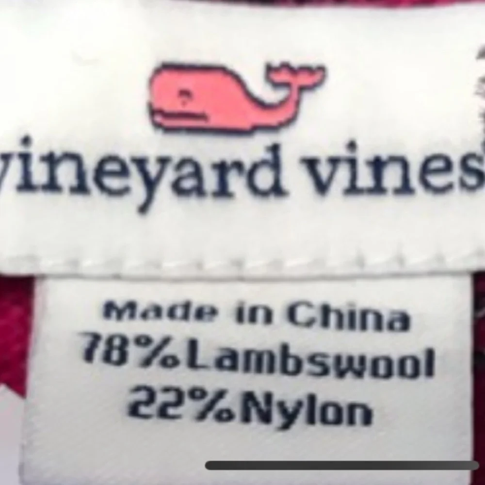 Vineyard Vines magenta v-neck sweater M